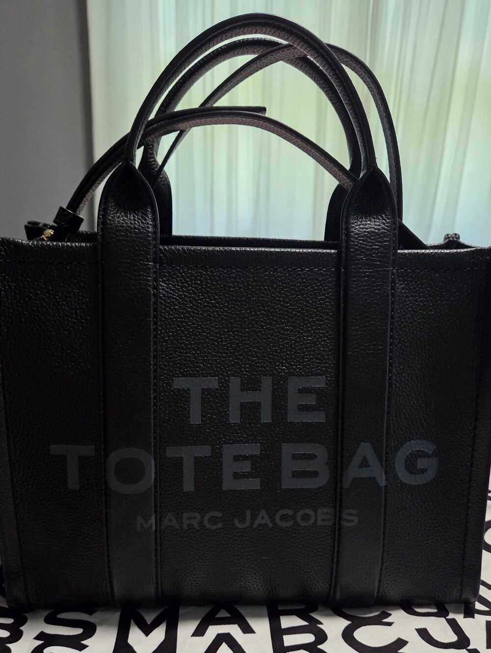 Marc Jacobs Medium Leather Tote Bag - Picture 3 of 14